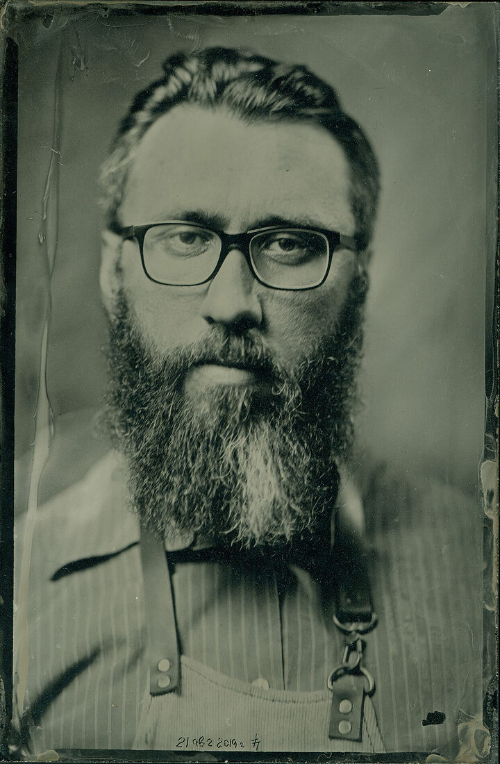 фотограф Павел Титович. Портреты. Без названия